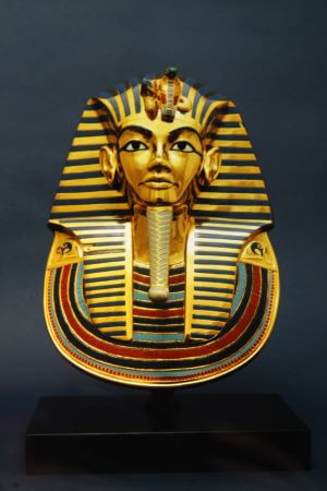 egyptian-mask-after-death-for-pharaohs-med-2